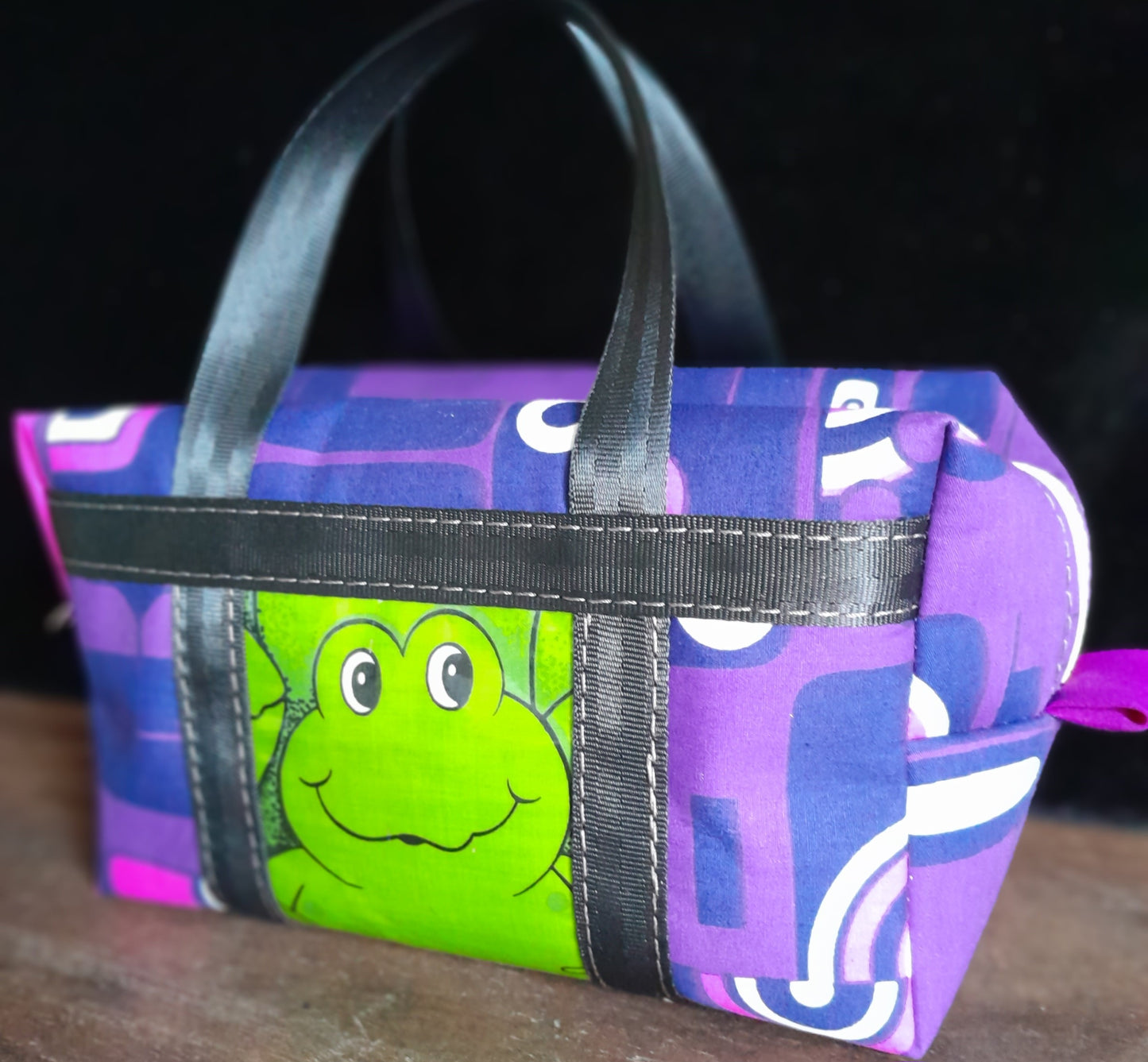 'FUNKY FROGGER BAG'